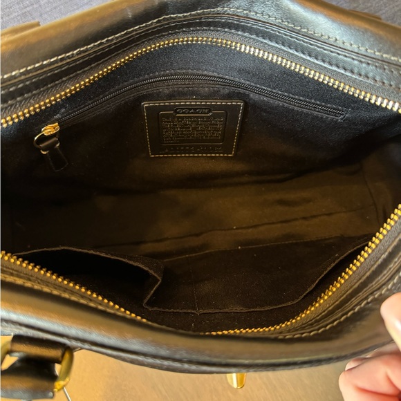 Coach Hamptons Signature Bag - Picture 3 of 8